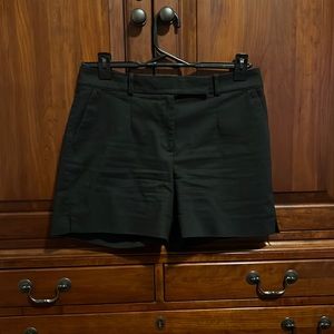 White House Black Market - The 5” Short - size 6